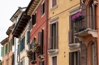 how to report airdrop income in italy