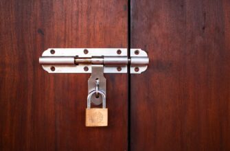 how to store private key with password