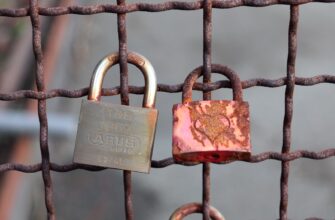 lock tokens cardano on aave low risk