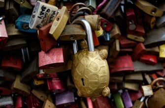 is it safe to store crypto wallet safely